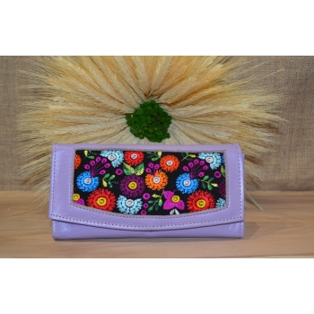 Portfel duży skórzany fioletowy z kwiatowym kolorowym haftem .